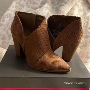 NWT Vince Camuto Lamorna Suede Bootie - Size 9